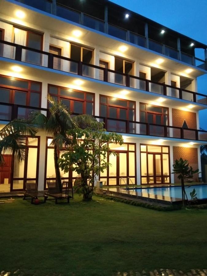 Hi Win Hotel Chilaw Exterior foto